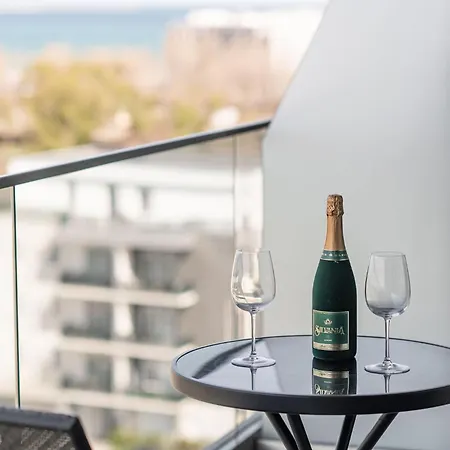 Skyline-sea In Odyssey Pool Fitness Apartment Mamaia